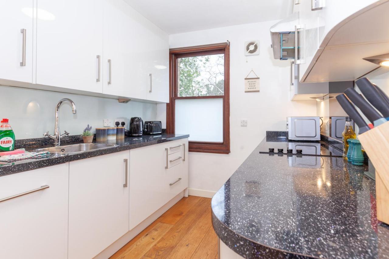 Vibrant & Bright City Centre Apartment! Оксфорд Экстерьер фото