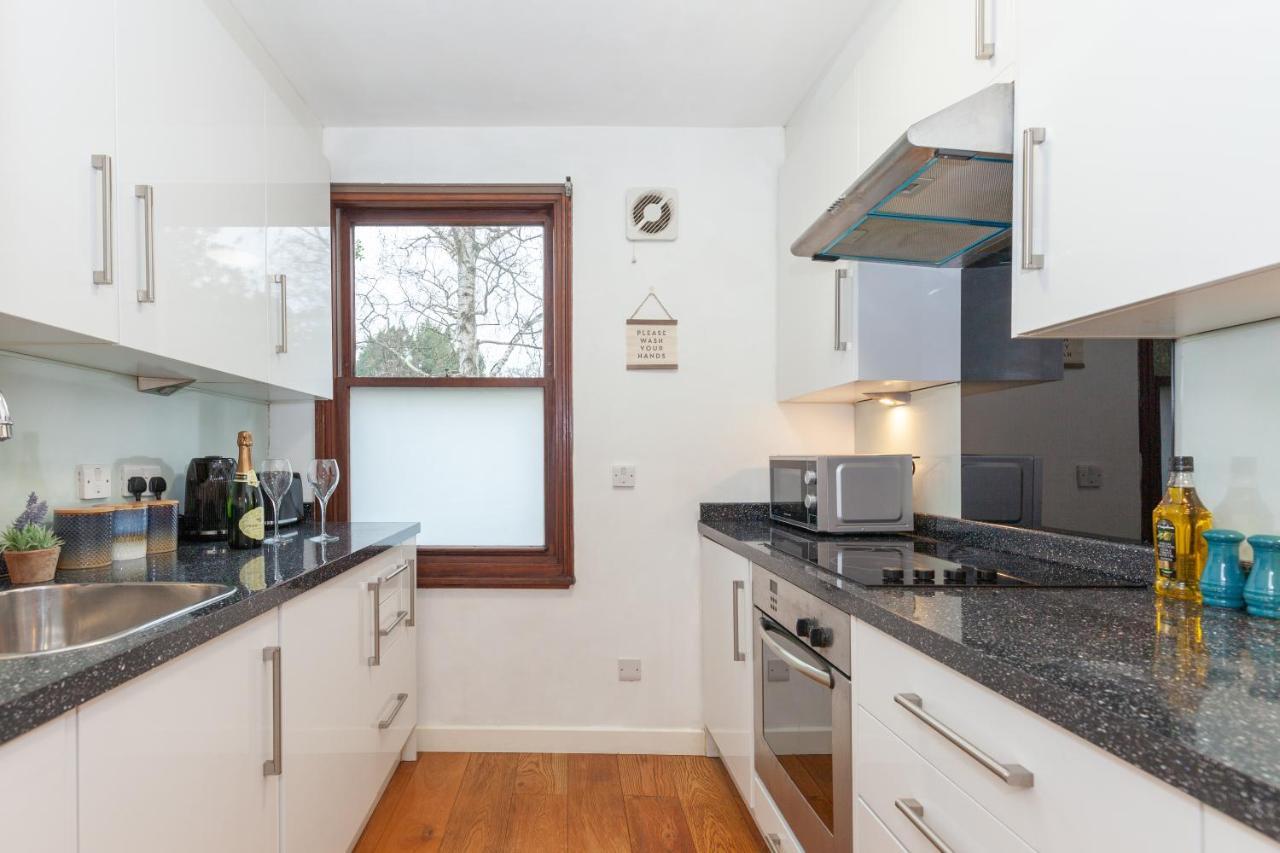 Vibrant & Bright City Centre Apartment! Оксфорд Экстерьер фото