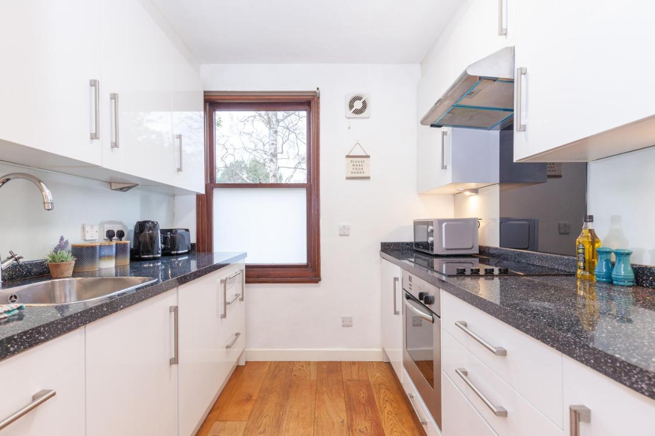 Vibrant & Bright City Centre Apartment! Оксфорд Экстерьер фото