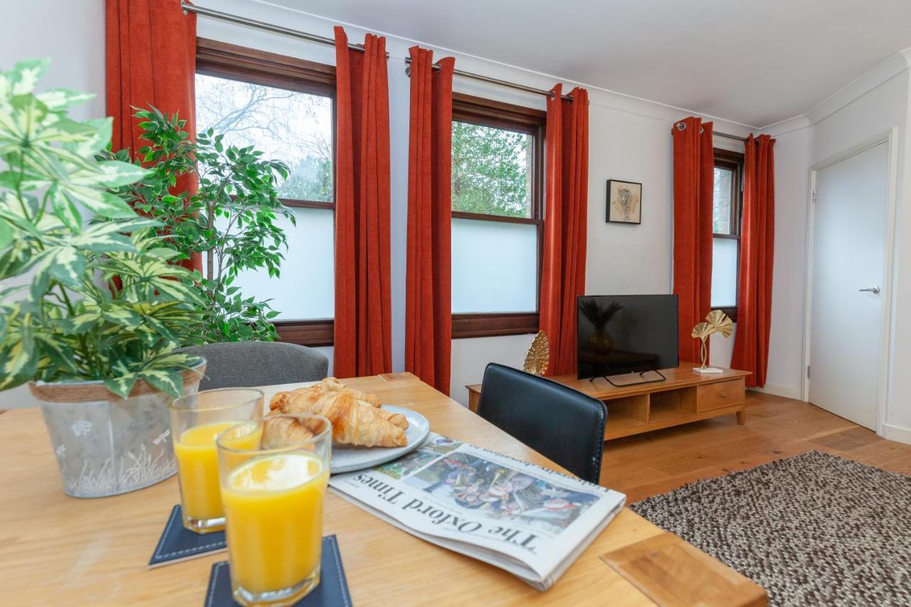 Vibrant & Bright City Centre Apartment! Оксфорд Экстерьер фото